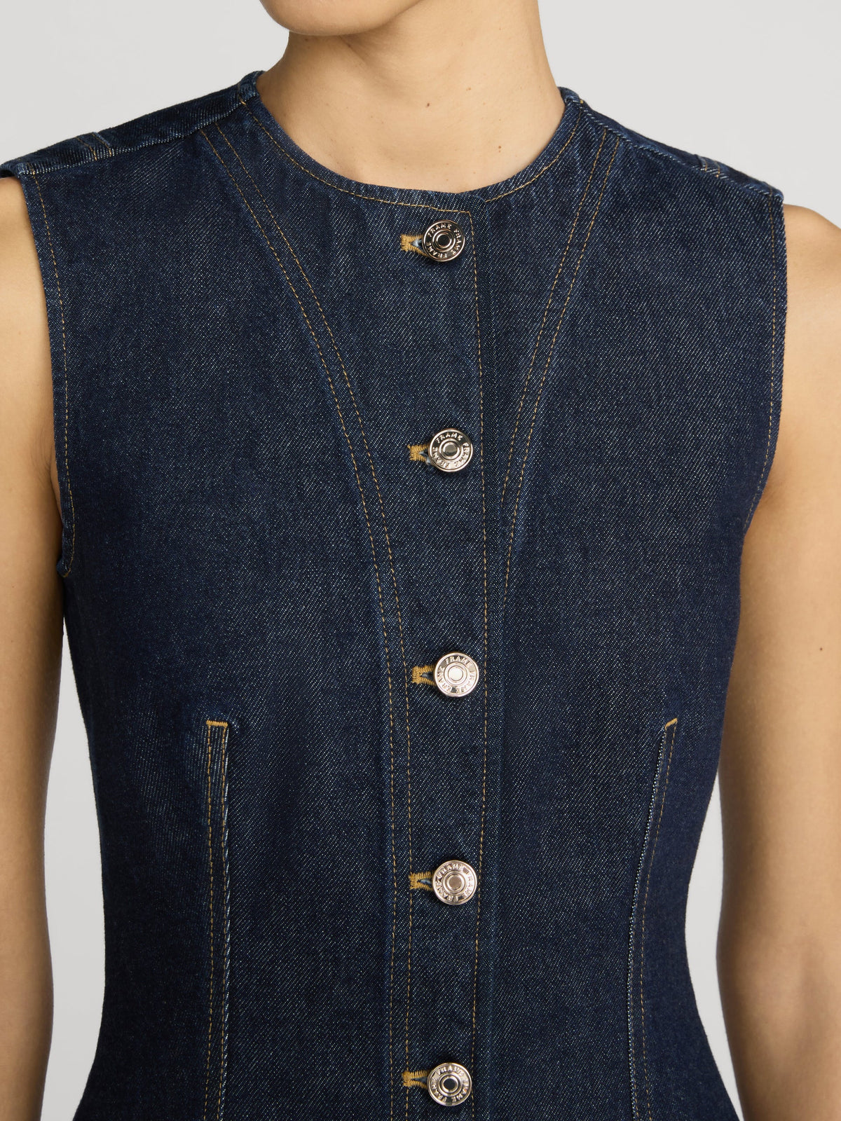 THE FORM VEST