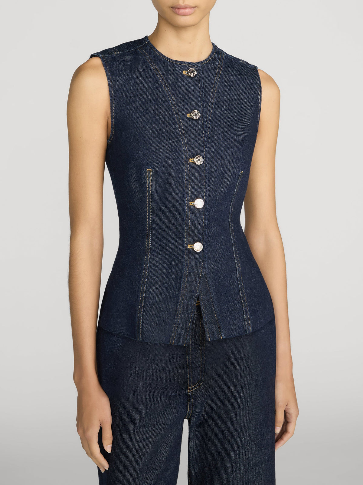 THE FORM VEST