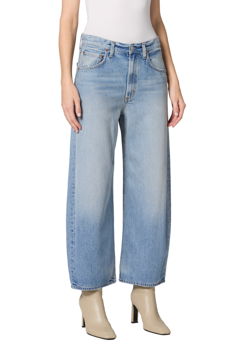 LOW CURVE JEAN CROP