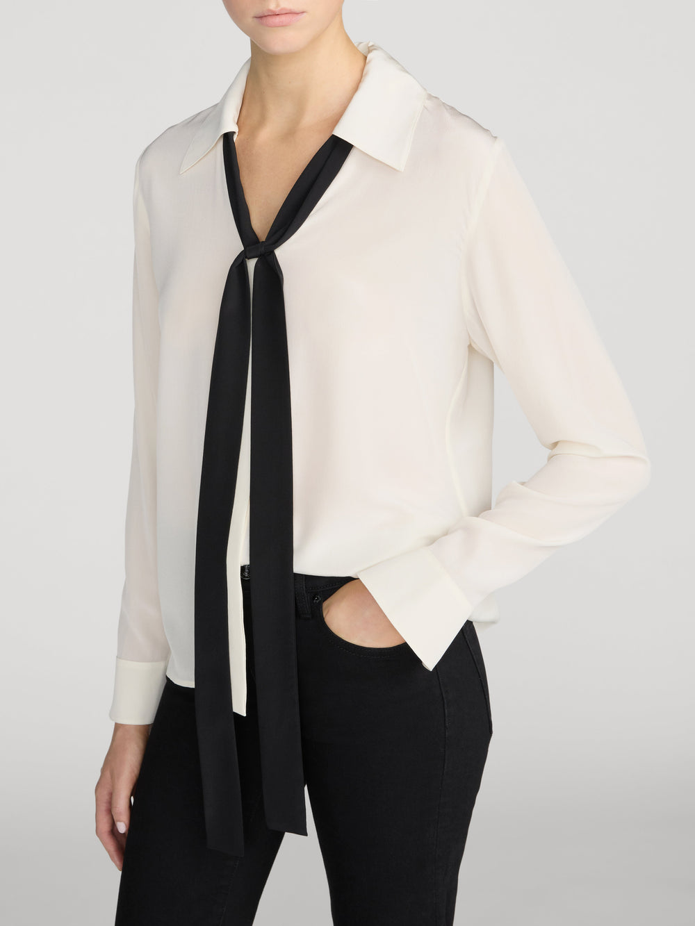 THE CONTRAST TIE SHIRT