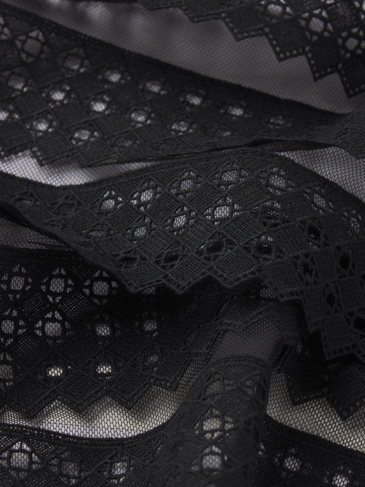 THE LATTICE CROCHET CAMI