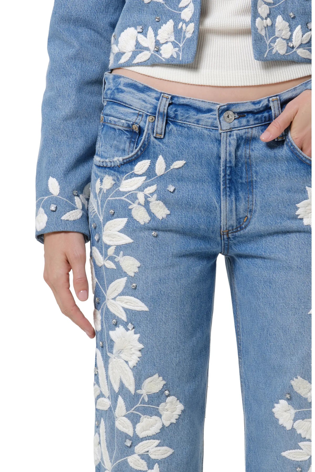 LINDZ EASY STRAIGHT W/ FLORAL EMBROIDERY